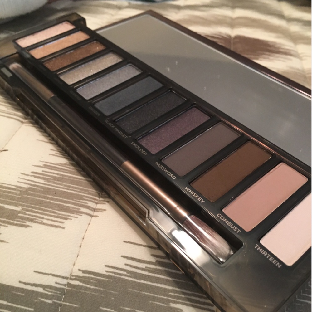 URBAN DECAY NAKED SMOKY NIB